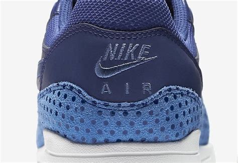 is nikeoutletshoesonlinestore.com a real nike website or a fake dealer|nike store fraud.